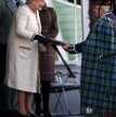 Królowa Elżbieta II odwiedziła w sobotę swój zamek w Balmoral w Szkocji. Ale premier David Cameron j