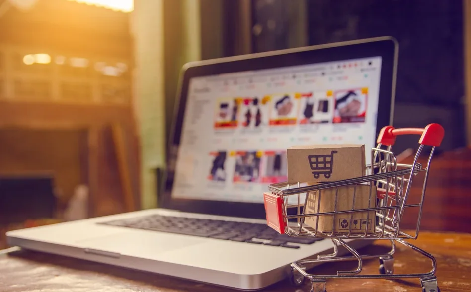 Allegro, Dadelo, Shoper i inni. Spółki chcą rosnąć razem z rynkiem e-commerce