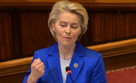 Wypowiedź przewodniczącej Ursuli von der Leyen (na zdjęciu) została podpisana: „Auschwitz, Polska”.