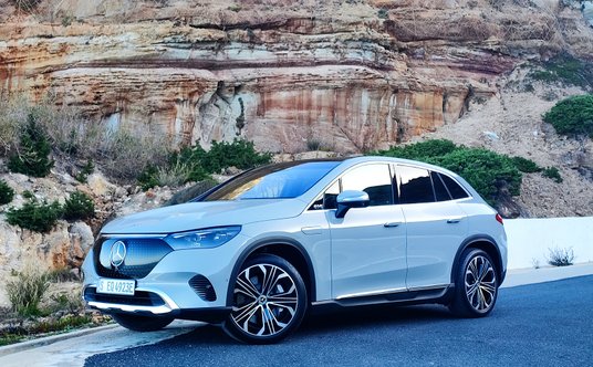Mercedes EQE SUV