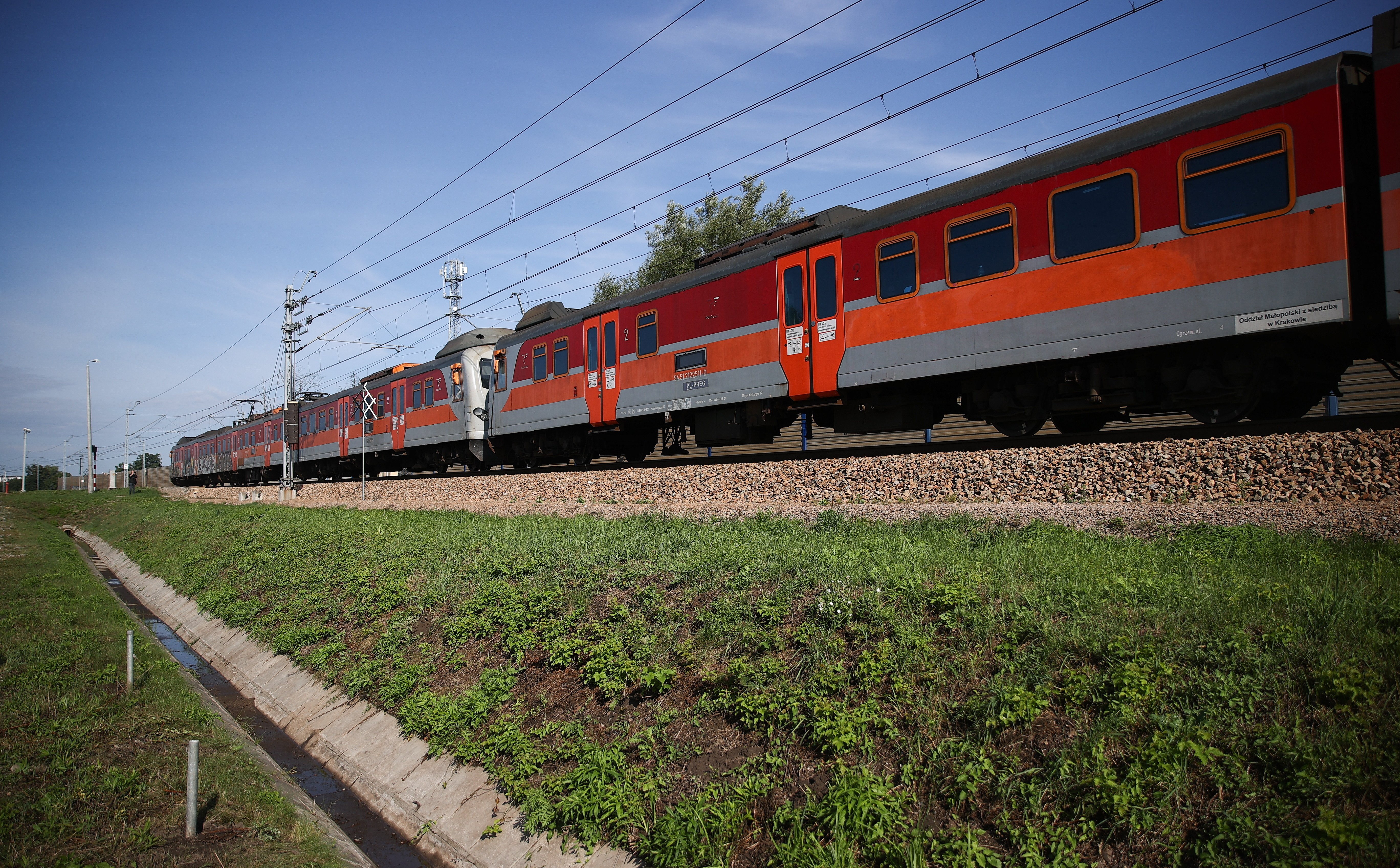 Pociągi nie będą już trąbić na wszystkich przejazdach. Nowe prawo wchodzi w życie