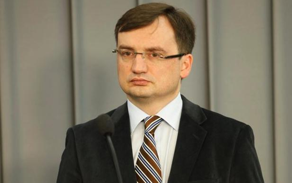 Raport Czumy: bez nacisków za rządów PiS