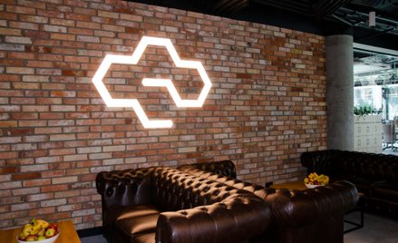 Cloud Technologies chce skupić do 4,1% akcji własnych po 48 zł za sztukę