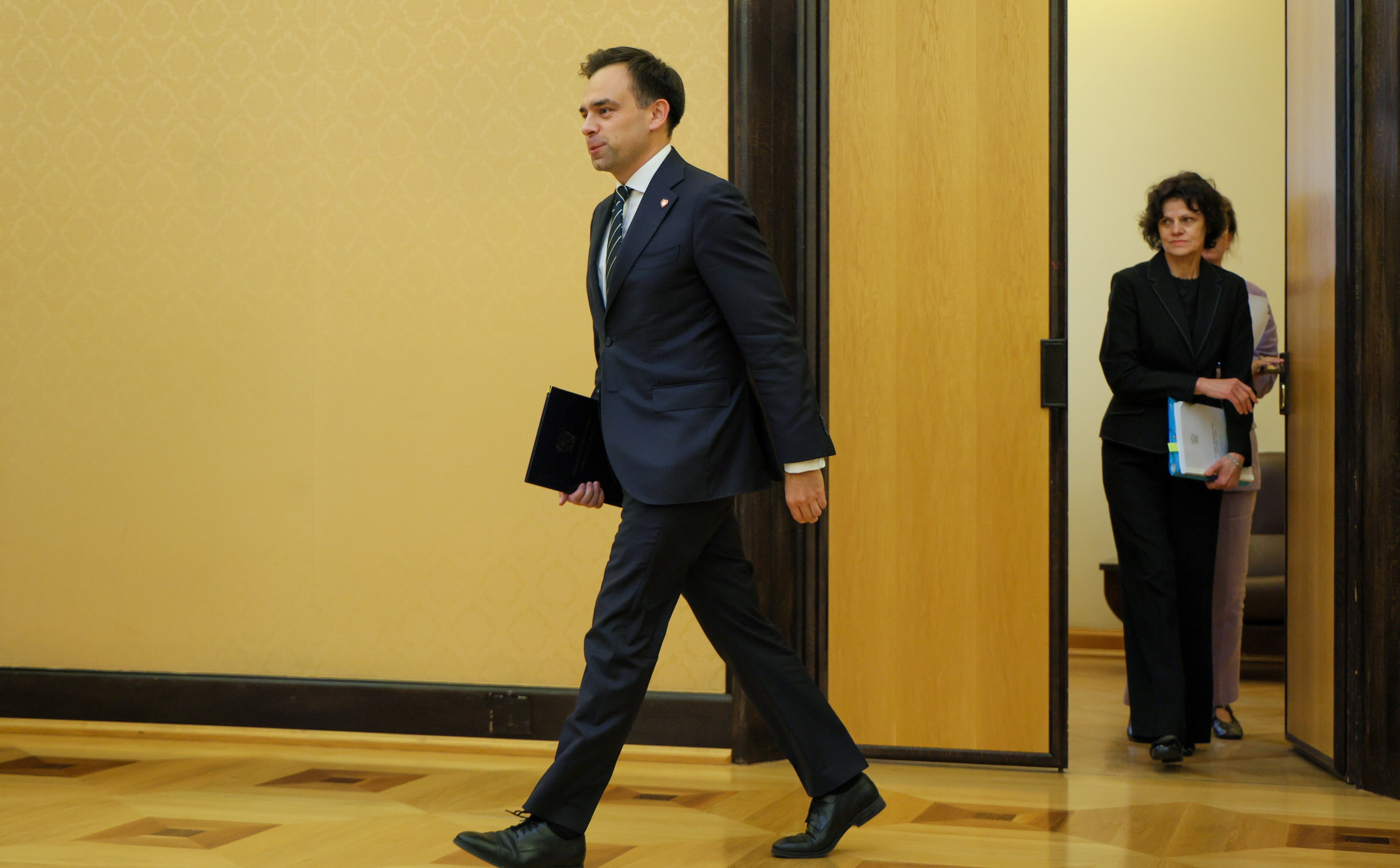 Galopujący dług państwa. To prosta droga do kryzysu?