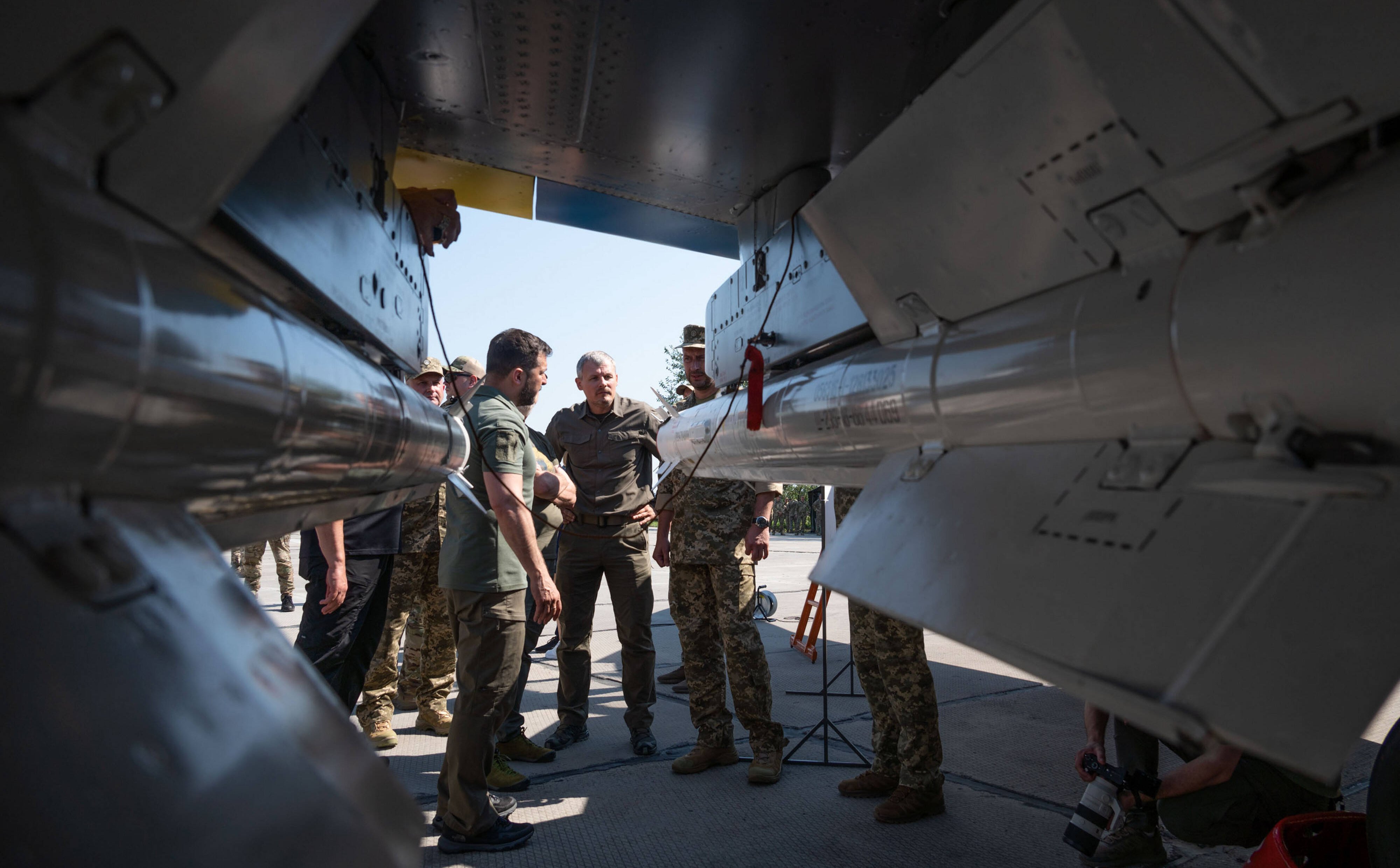 Europa kupuje Ukrainie amerykańską broń. Ale czy będzie mogła jej użyć?