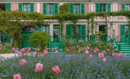 Po śmierci Moneta w 1926 roku Blanche do końca swoich dni mieszkała w domu w Giverny, powracając do 
