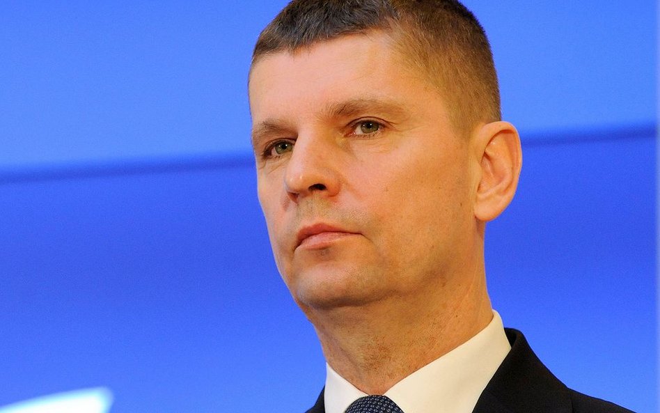 Szef MEN: Można wypoczywać na plaży, można pójść do szkoły