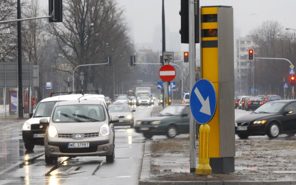 Mandat z fotoradaru to za mało. Dopłacisz za wskazanie kierowcy