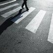 Opozycja chce mandatu za wejście na pustą jezdnię
