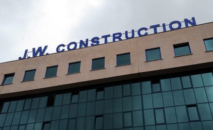 Mrożący efekt sporu Warszawy z J.W. Construction