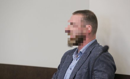 Mec. Paweł K. na sali sądu