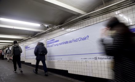Reklama Polymarketu z pytaniem, kogo Trump nominuje na stanowisko przewodniczącego Rezerwy Federalne