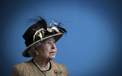 Elżbieta II. Od 63 lat samotna na tronie