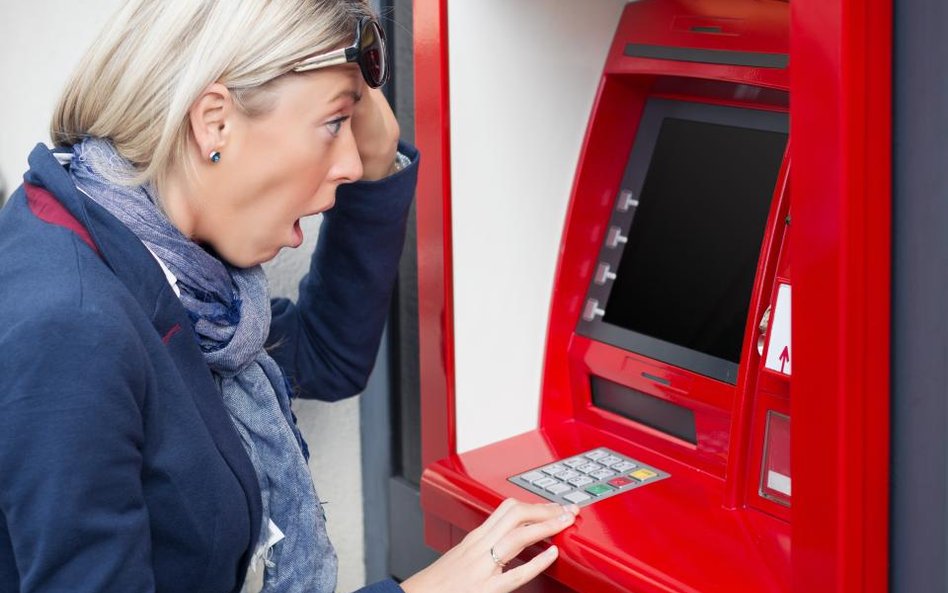 Bank może odpowiadać za szkodę wyrządzoną klientowi przez swojego byłego pracownika – wyrok SN
