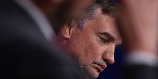 Od pomocy ofiarom do skandalu. Na czym polega afera Funduszu Sprawiedliwości?