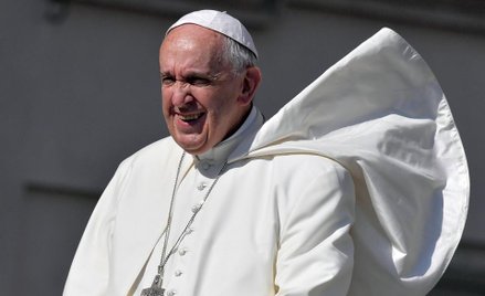 Papież Franciszek podkreśla, że uchodźcy nie mogą być kojarzeni z terrorystami