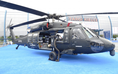 Zmontowany w Mielcu śmigłowiec wielozadaniowy Sikorsky S-70i Black Hawk w wersji uzbrojonej. Fot./An