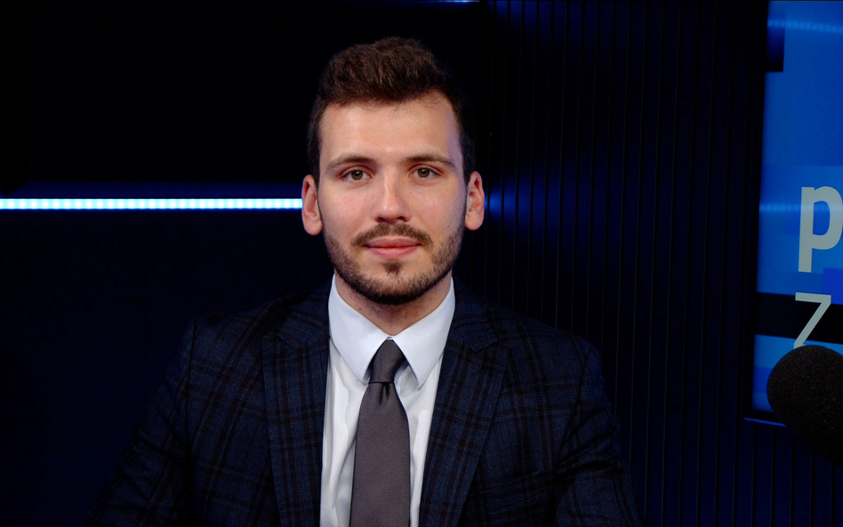 Gościem Przemysława Tychmanowicza w Parkiet TV był Tymoteusz Turski, analityk XTB. Fot. mat. prasowe
