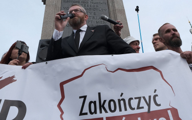 Poseł Grzegorz Braun, kolumna Zygmunta i protest przeciw pandemicznym restrykcjom. Warszawa, 10 paźd
