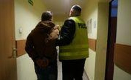 Obłowili się wyłudzając zaliczki na samochody