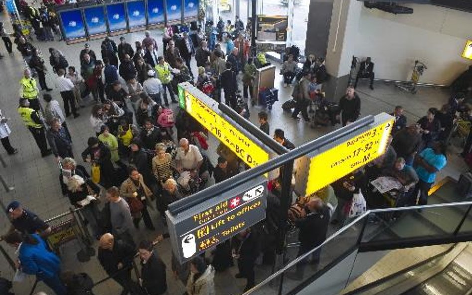 Według IATA ponad 200 tys. lotów wykonano w Europie w potencjalnej obecności pyłu wulkanicznego