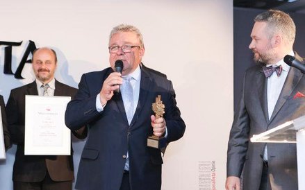 Janusz Gromek, prezydent Kołobrzegu (zwycięzca w kategorii gmin miejskich i miejsko-wiejskich), dzię