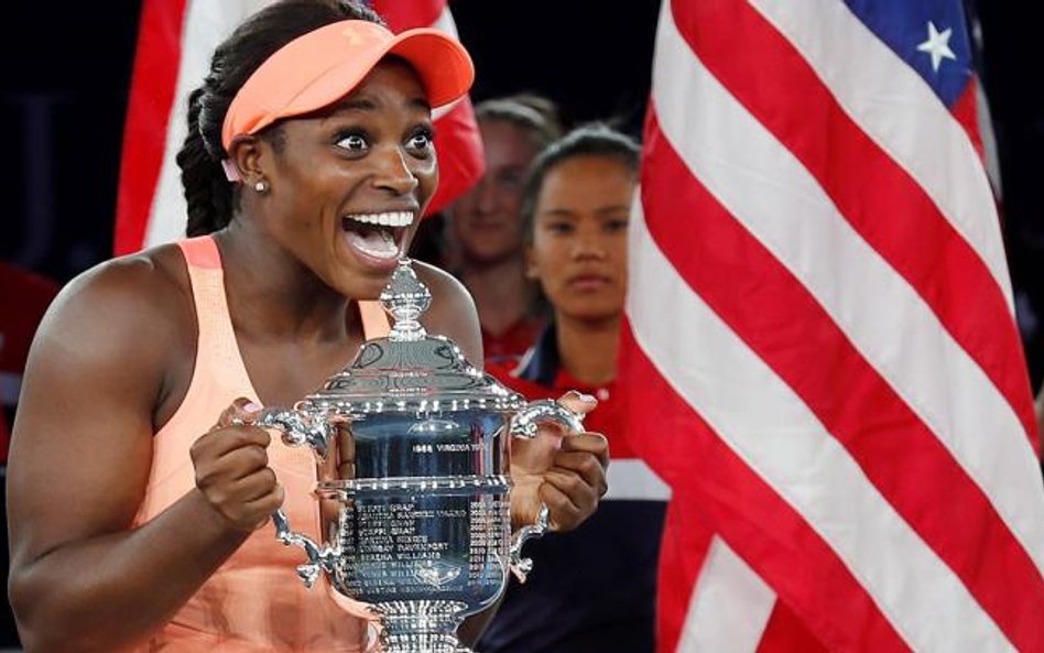 Sloane Stephens za zwycięstwo odebrała puchar i czek życia – 3,7 miliona dolarów.