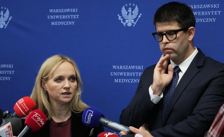 Minister zdrowia Jolanta Sobierańska-Grenda (L) i prezes Naczelnej Rady Lekarskiej Łukasz Jankowski 