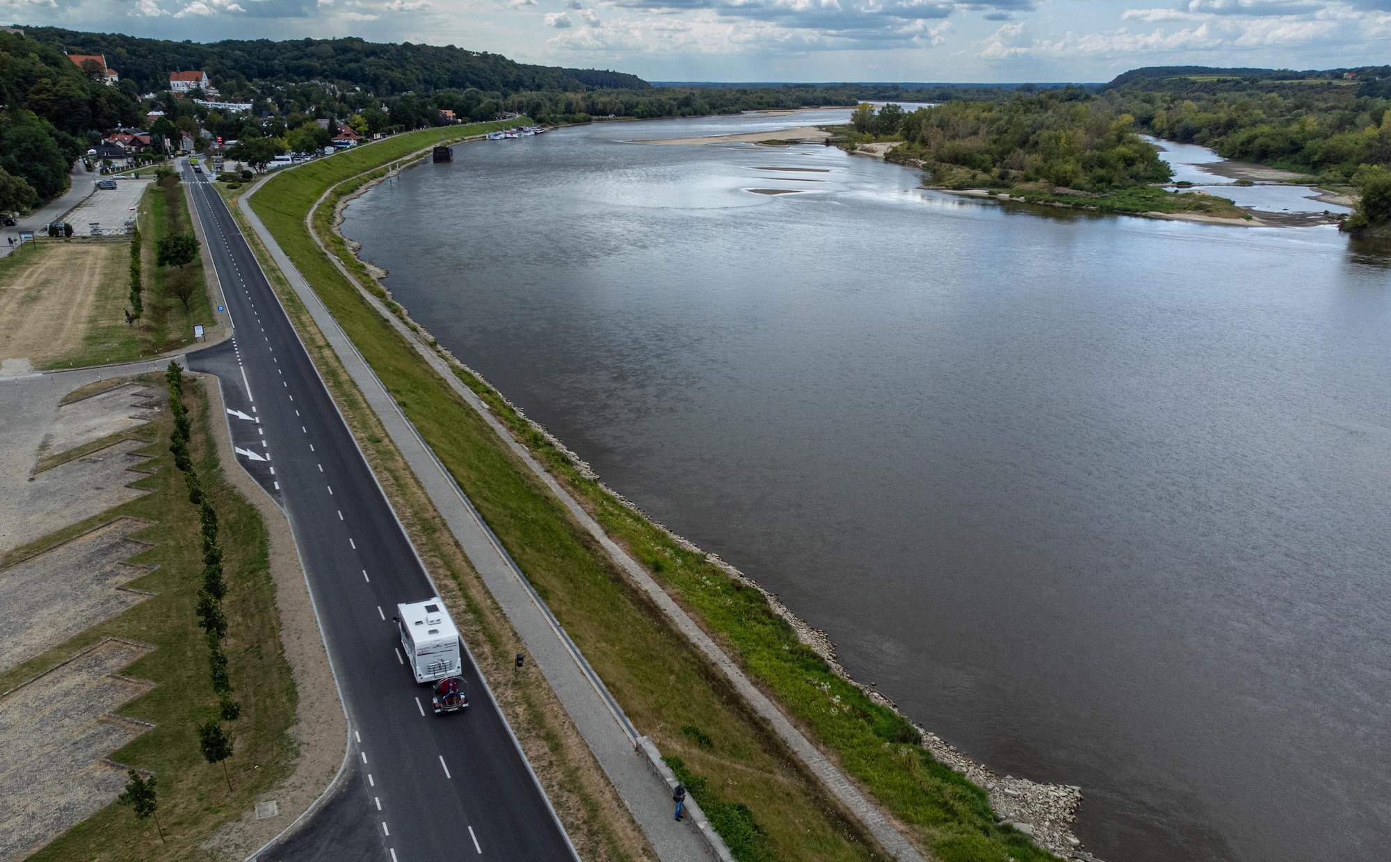 Polskie rzeki i jeziora pełne leków. Eksperci biją na alarm