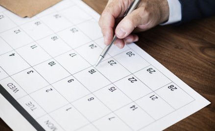 Sąd: nie każdy roczny okres odnosi się do kalendarza