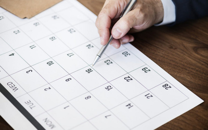 Sąd: nie każdy roczny okres odnosi się do kalendarza