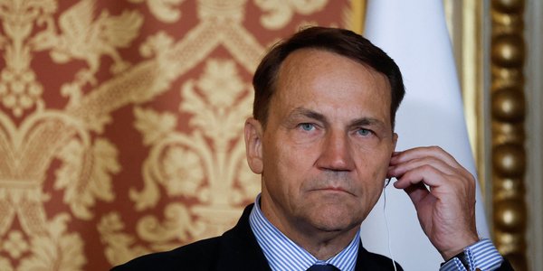 Czy Polska przyjęłaby uchodźców z Węgier? Radosław Sikorski odpowiada