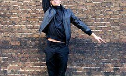 Tomek Krzymowski w londyńskim metrze