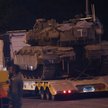 Izraelski czołg transportowany na granicę z Libanem