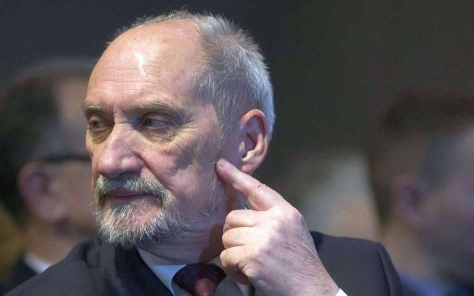 Macierewicz: Dziesiątki, setki tysięcy Polaków ratowały Żydów