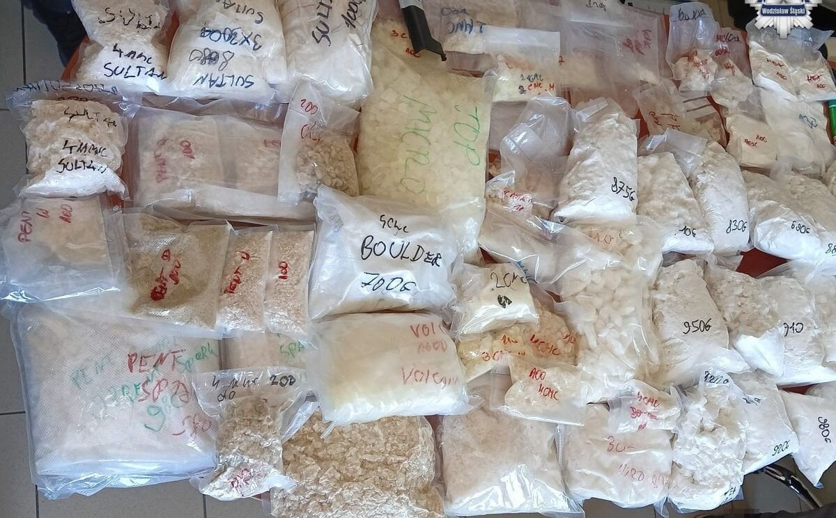 Zlikwidowano magazyn narkotyków na Śląsku. Policja przejęła 210 kg środków