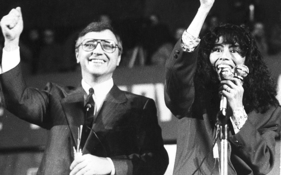 Zdaniem Rokity, gdyby dokumenty, którymi dysponował Kiszczak, upubliczniono w 1990 roku, prezydentem