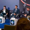 Uczestnicy debaty wskazywali m.in. na korzyści, jakie dla firm, a także samych uczniów i ich później