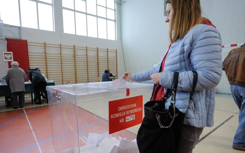 Pojawi się nowa kratka na kartach do głosowania? Takim pomysłem zajmie się Senat