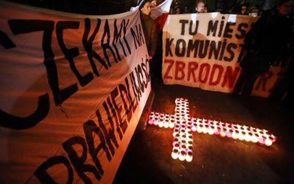 Demonstracja przed domem gen. Jaruzelskiego