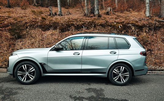 BMW X7 M60i