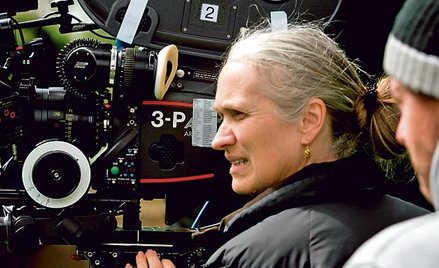 Jane Campion debiutowała w 1989 roku. Ma na koncie Złotą Palmę w Cannes oraz Oscara za scenariusz „F