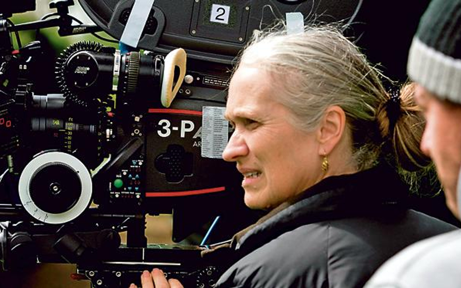 Jane Campion debiutowała w 1989 roku. Ma na koncie Złotą Palmę w Cannes oraz Oscara za scenariusz „F