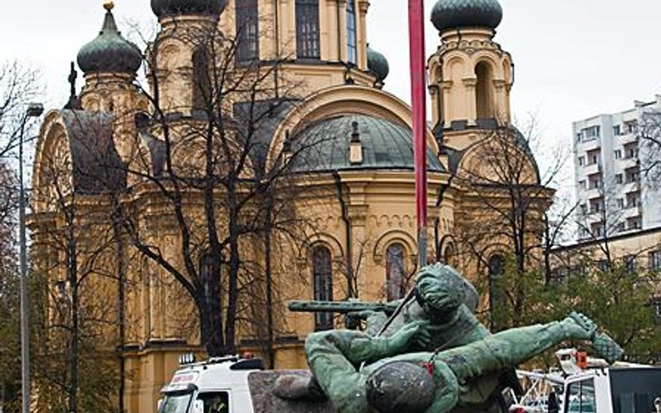 Według przeciwników monumentu wydawanie miliona złotych na renowację to nieporozumienie