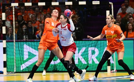 Polka Monika Kobylińska (C) oraz Kelly Dulfer (P) i Romee Maarschalkerweerd (L) z Holandii podczas m