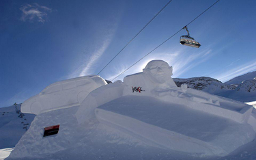 W alpejskim kurorcie Ischgl stanęły rzeźby ze śniegu