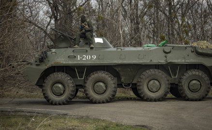 Ukraiński transporter w Donbasie