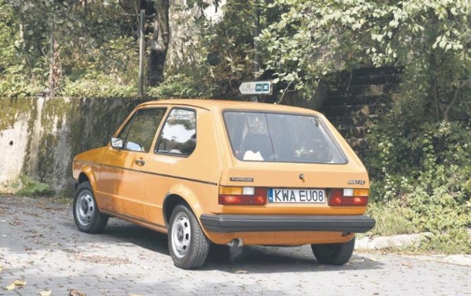 To 40-letnie auto jest w świetnym stanie wizualnym i technicznym. Większość życia ten wóz spędził w 