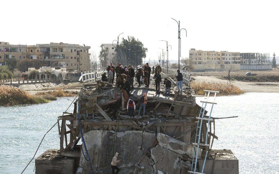 W odbudowę zniszczonego kraju chce się mocno zaangażować m.in. Turcja. Na zdjęciu: ruiny jednego z m