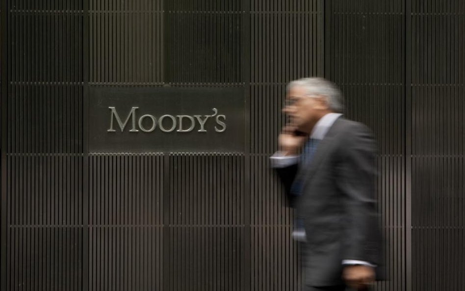 Moody’s grozi bankom cięciami ratingów